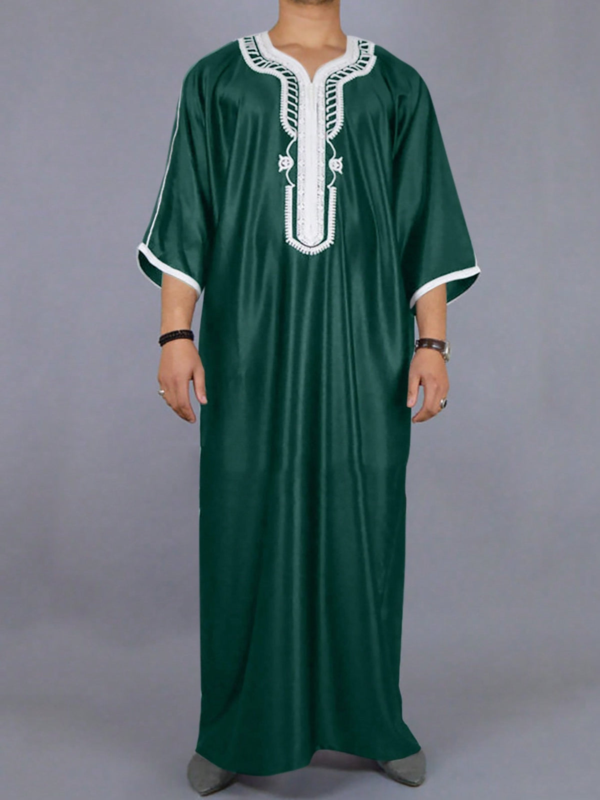 Men's clothing short sleeved embroidered V-neck loose men's robe eprolo