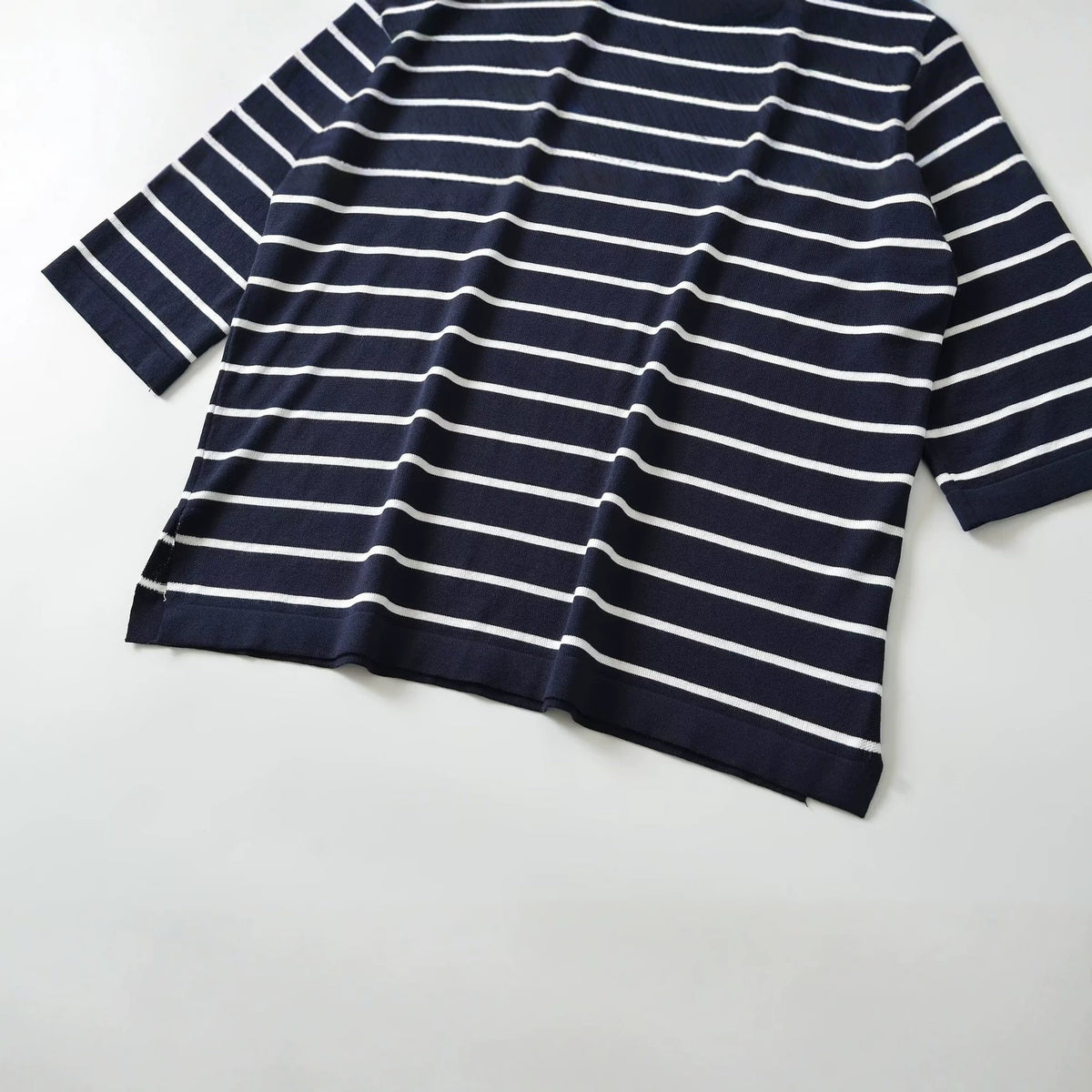 Simple and loose fine needle striped round neck knitted sweater for women eprolo