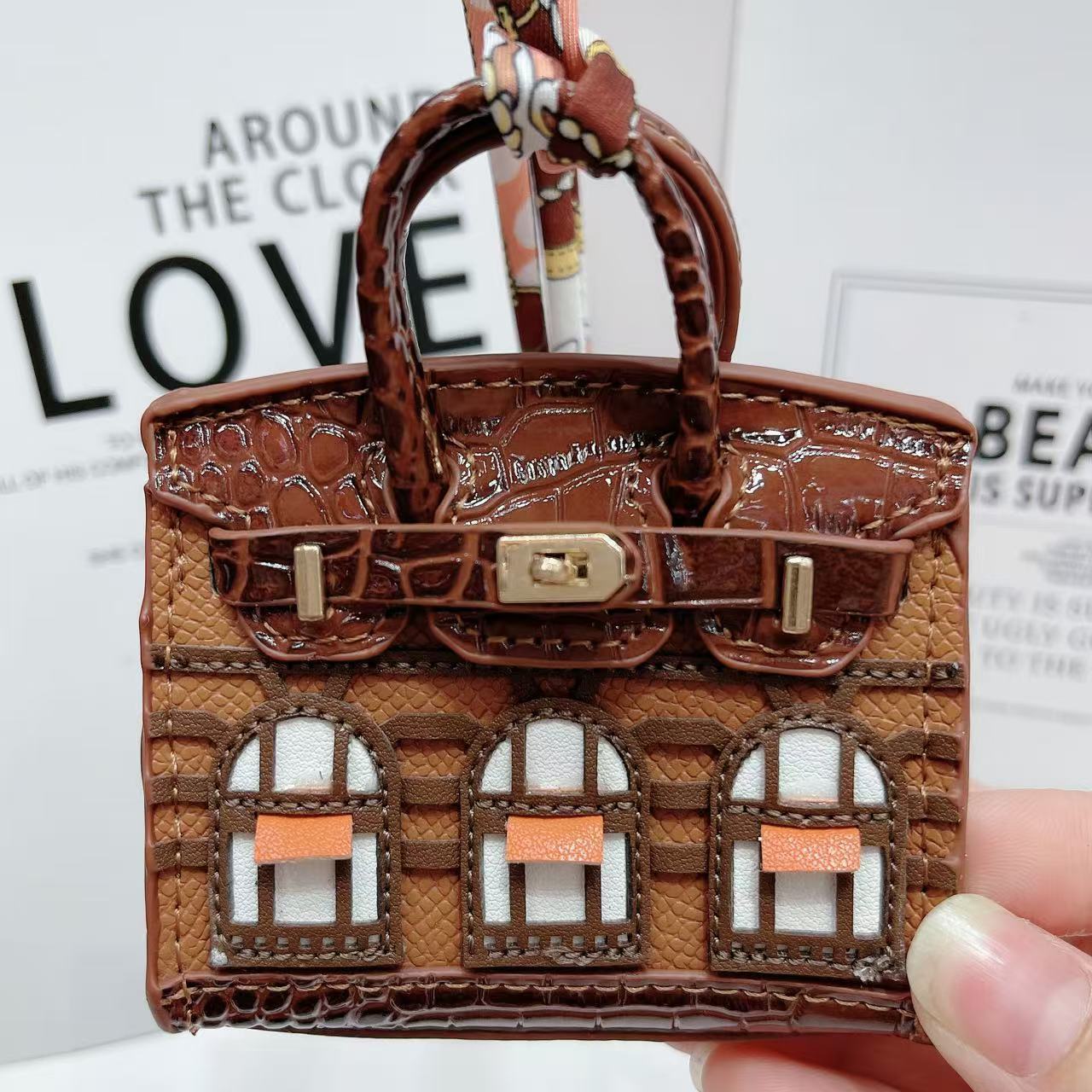 Small house bag mini window pendant headphone bag lipstick car key backpack backpack decoration eprolo