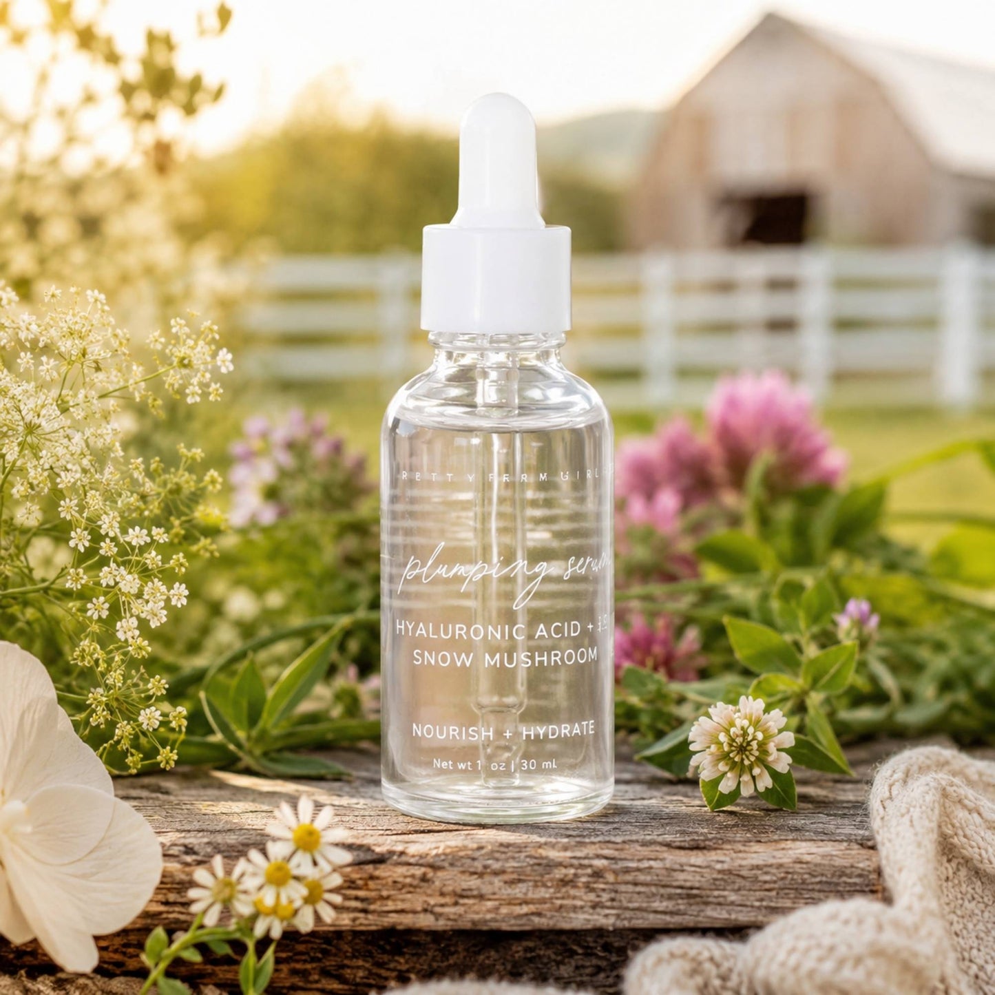 Hyaluronic Plumping Serum with Vitamin B5 + Snow Mushroom Pretty farm girl