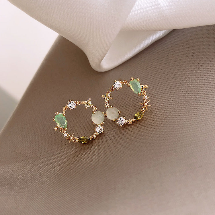 Small Qingxin Bi Qing Green Small Circle Earrings Female 925 Silver Needle Walker Corrugated Early Earrings Coronia Sens