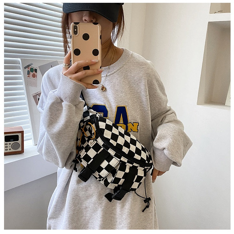 New Personality Black And White Checkerboard Chest Bag Western Style Cool Student Casual Shoulder Bag Net Red Messenger Bag