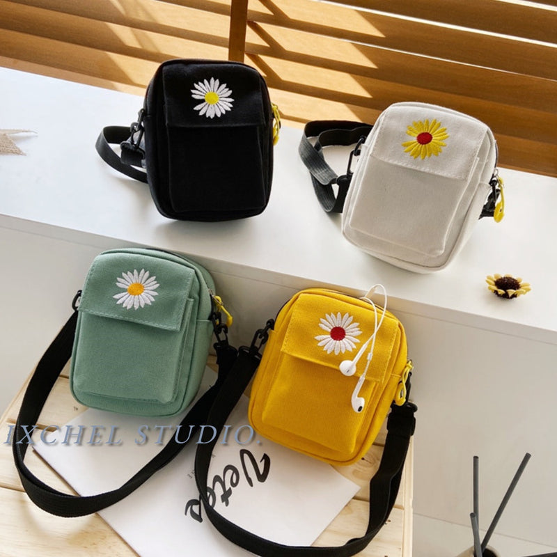 Small Daisy Canvas Small Bag Girl New Ins Japanese Messenger Bag Literary Student Shoulder Mobile Phone Bag