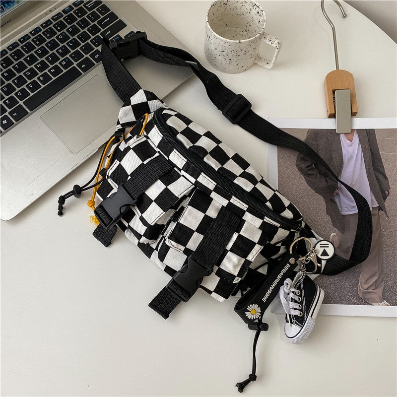 New Personality Black And White Checkerboard Chest Bag Western Style Cool Student Casual Shoulder Bag Net Red Messenger Bag