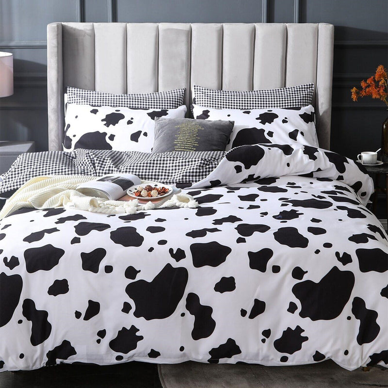 3pcs Brushed Milk Pattern Duvet Cover (1 Duvet Cover + 2 Pillowcase), Cartoon Bedding Gift For Her/Him, Soft Blanket